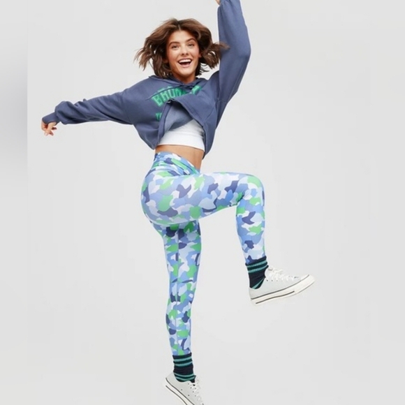 aerie Pants - NWT OFFLINE By Aerie Camo High Waisted Crossover Leggings Sz S w/matching Bra